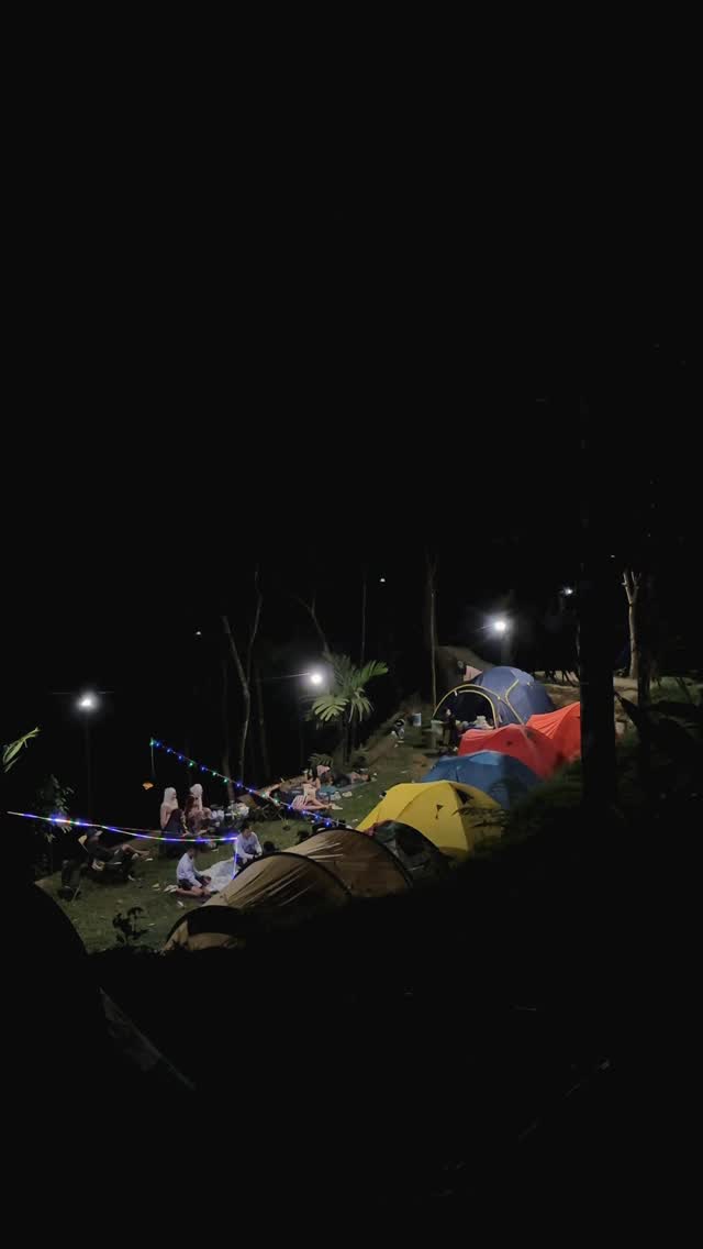 Camping di Curug Cipeuteuy, Semua Fasilitas Wisata Sudah Termasuk