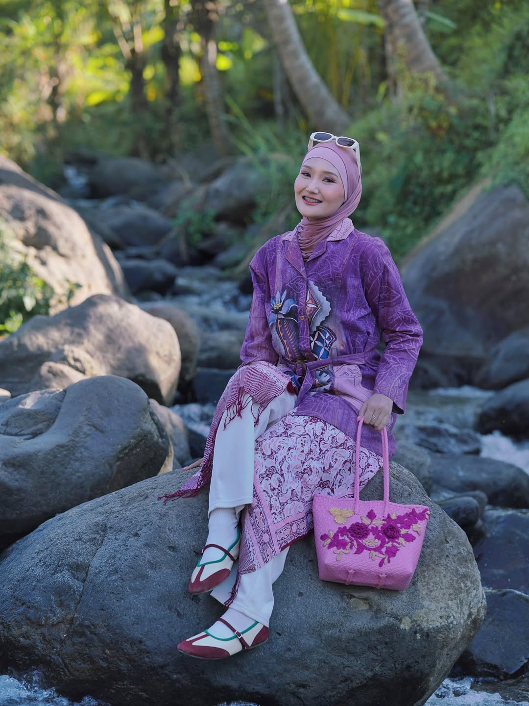 Batik Khas Majalengka Karya Herry Suhersono, Perpaduan Lukisan Tangan dan Slendang Ikan Beunteur