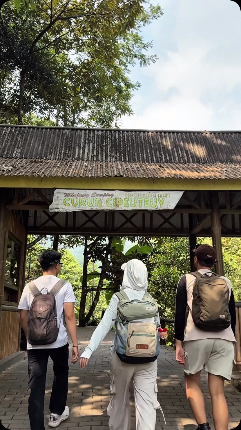 Healing, Sehat, dan Tetap Aman di Curug Cipeuteuy Bantaragung